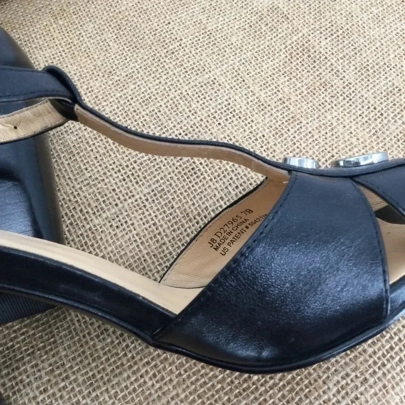 Cole Haan - Nike Air Tech Leather T-Strap Heel - Picture 6 of 8